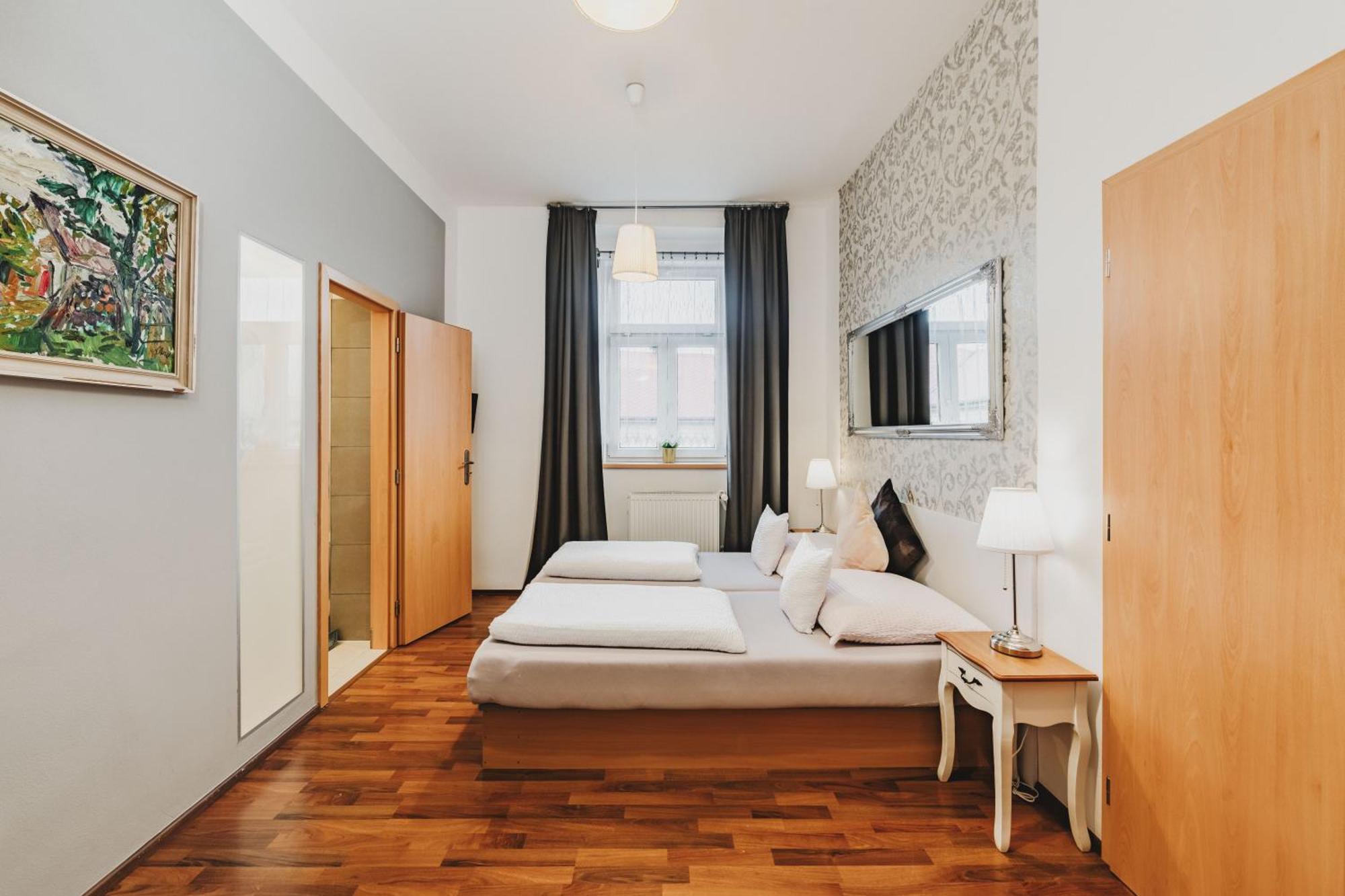 Grand Tabor Hotel Bagian luar foto