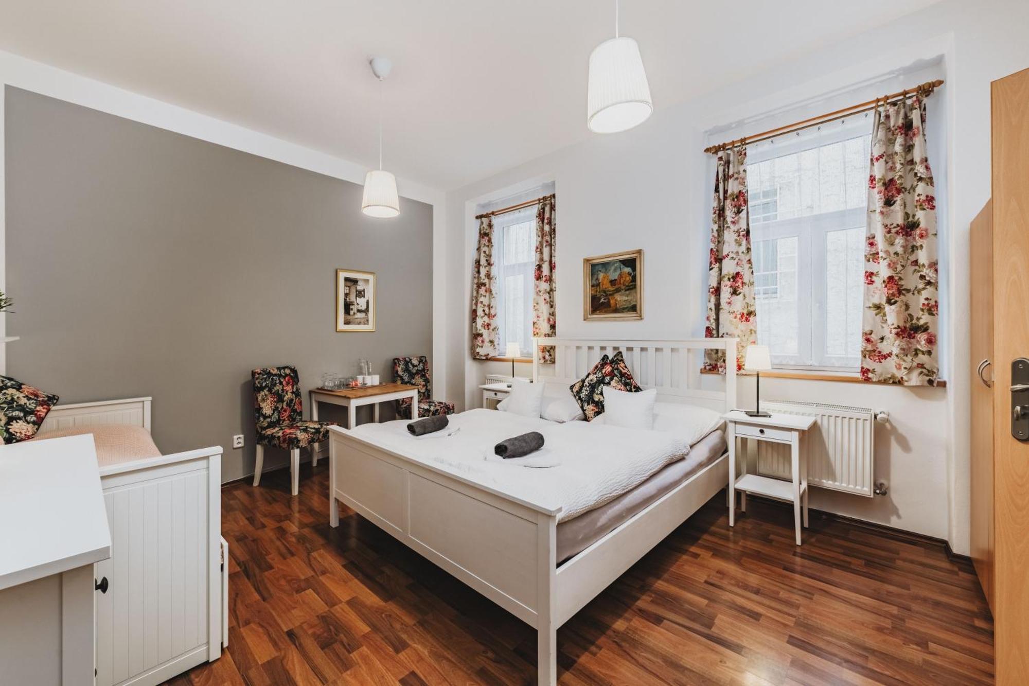 Grand Tabor Hotel Bagian luar foto
