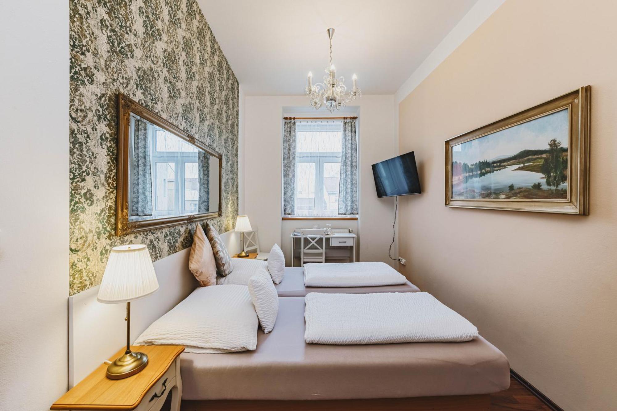 Grand Tabor Hotel Bagian luar foto