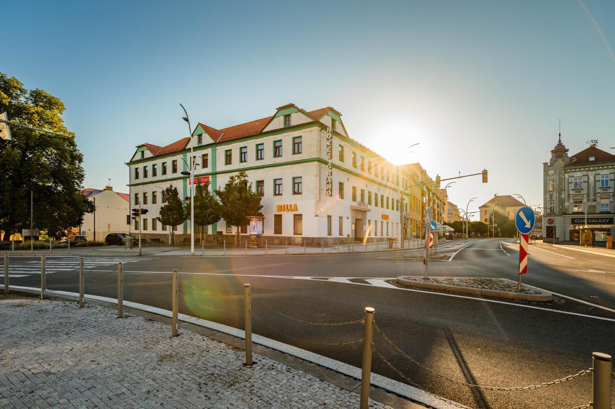 Grand Tabor Hotel Bagian luar foto